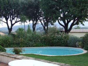 jardin avec piscine